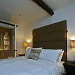 The White Lion Otel